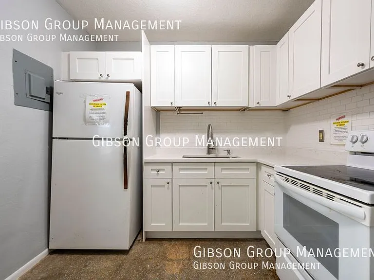 806 NE 16th Pl #4 — Photo 11