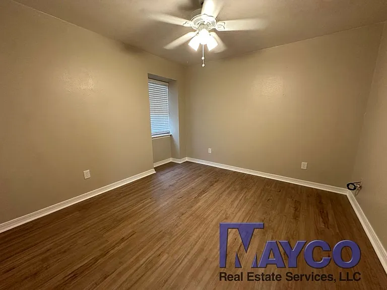 Grand Oaks Apartment Homes — Photo 15