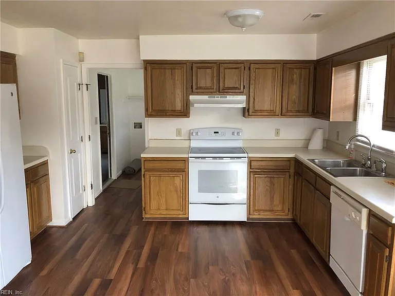 5608 Del Park Ct — Photo 2