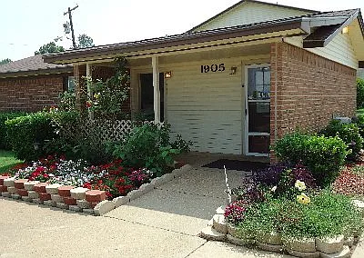 1905 E Murchison St — Photo 6