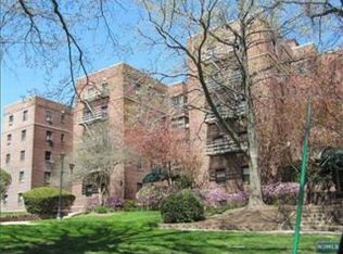 2337 Hudson Ter APT E17, Fort Lee, NJ 07024