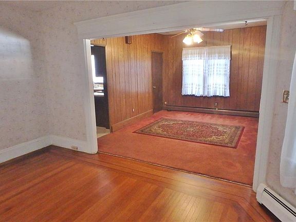 5th image of 40 Hillwood St