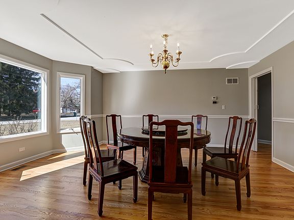 4th image of 455 Birchwood Ct