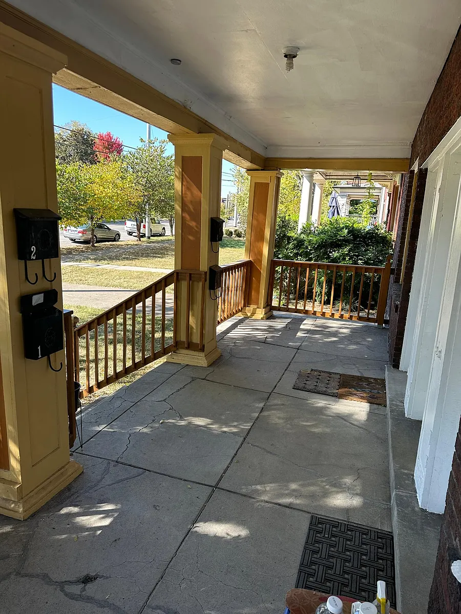 Building Photo - 2306 Belmont Blvd #3