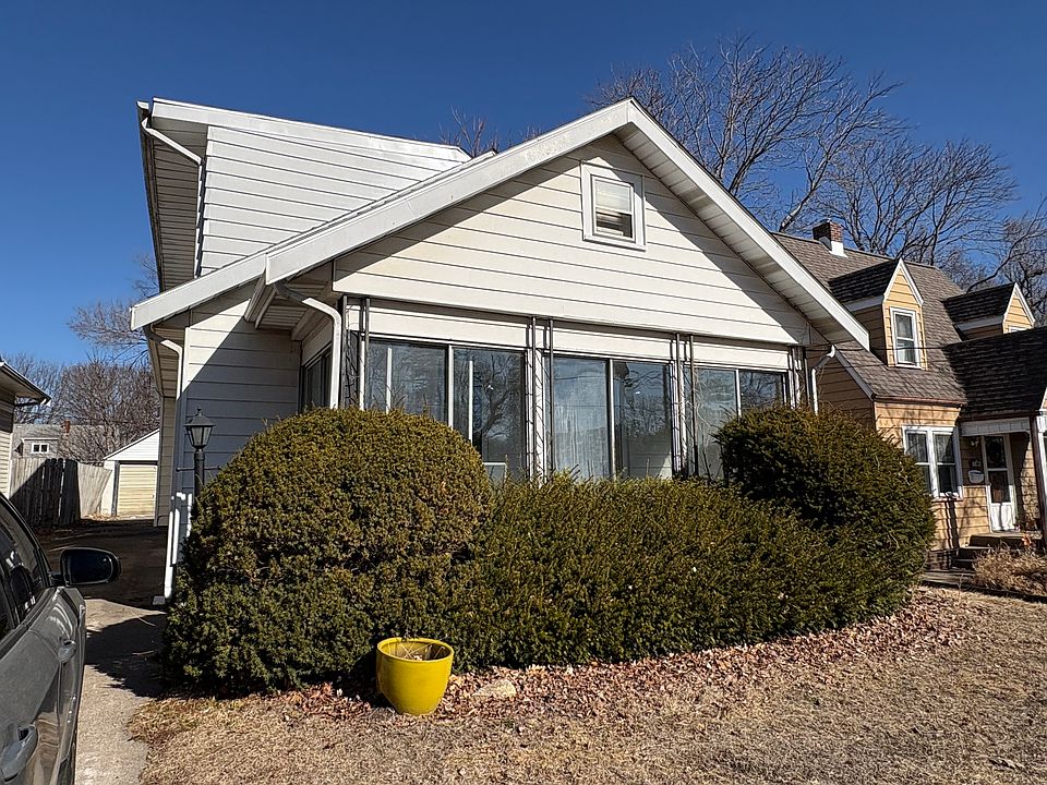 1st image of 1211 W Thrush Ave