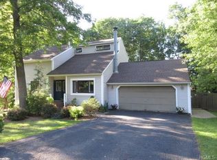 30 Hillcrest Dr, Salisbury Mills, NY 12577