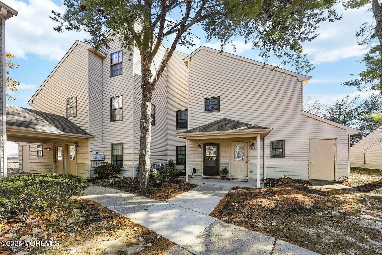 2 bed, 1033 sqft, $2,300 — Photo 2