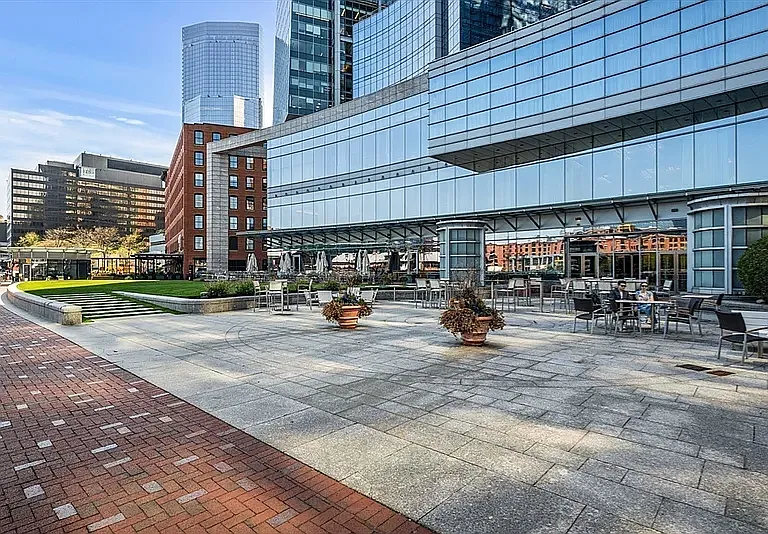 500 Atlantic Ave #14 — Photo 3