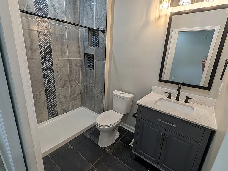 2508 Cobden St — Photo 10