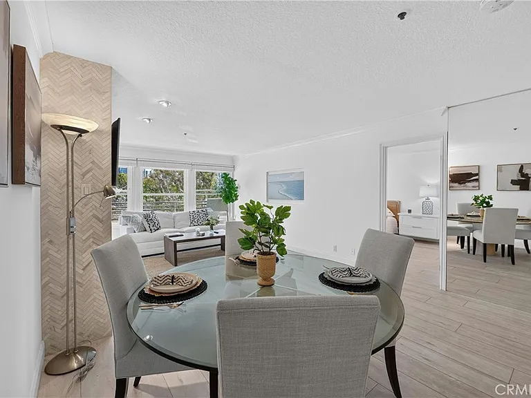 950 Cagney Ln #207 — Photo 2