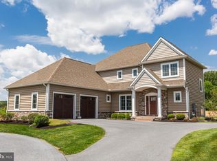425 E Delp Rd, Lancaster, PA 17601