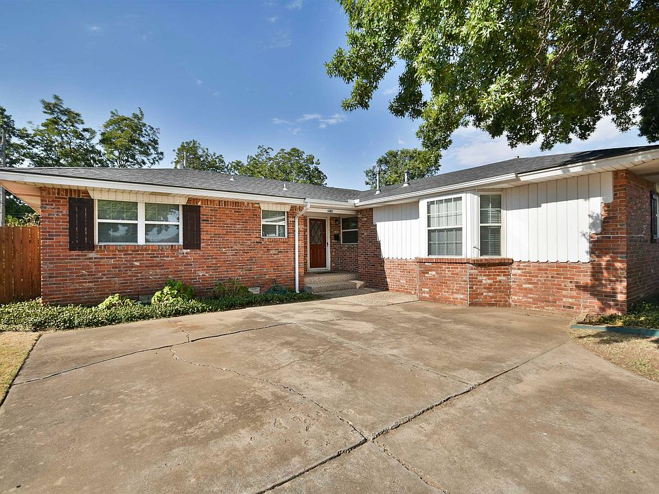 1st image of 2210 W Chisholm Dr