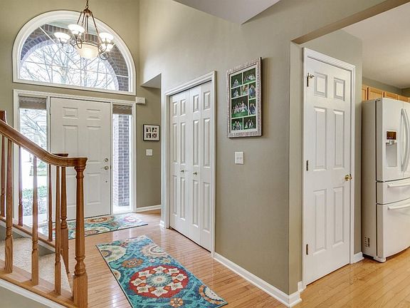 3rd image of 2849 Leslie Park Cir