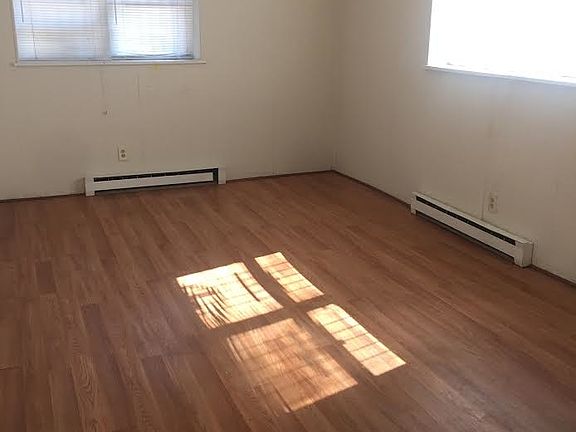 2nd image of 2554 S Sheridan St #1ST