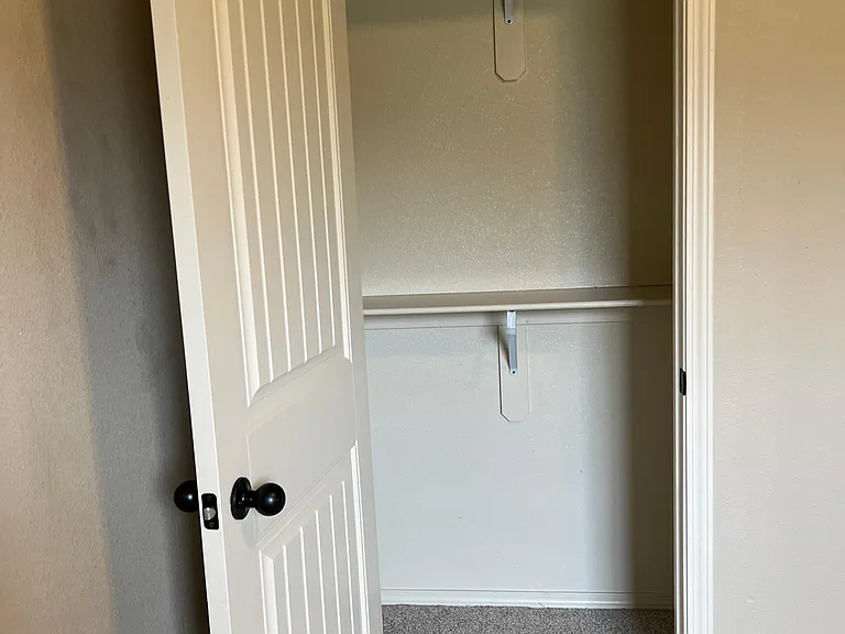 2529 S Virginia Ave — Photo 14