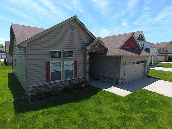 2nd image of 207 Boulders Ct