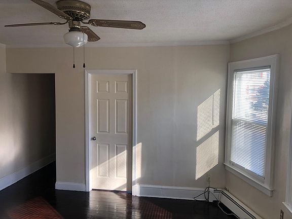 Living Rm and door to Front Bed Room