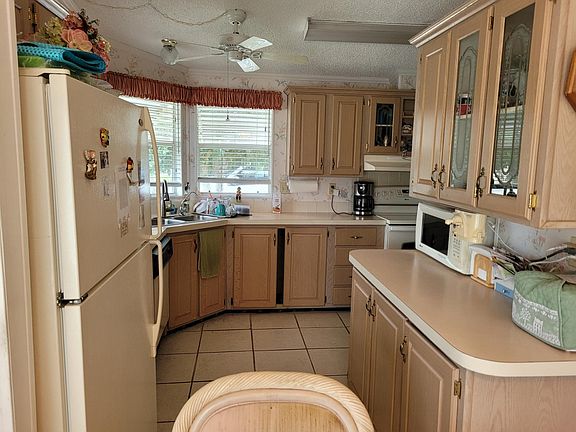3rd image of 232 Mangrove Bay Pl #3