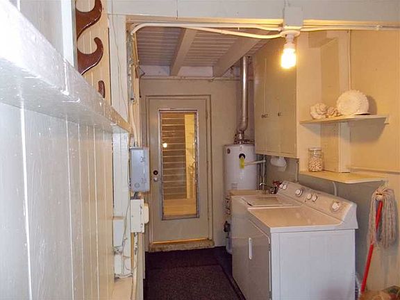4th image of 3021 SW 21st Ct