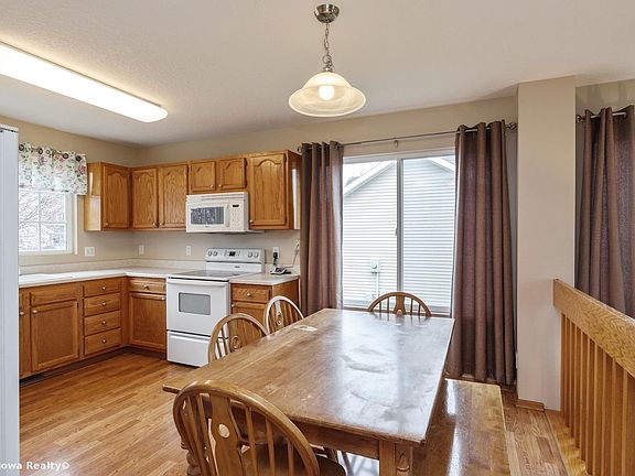 5th image of 2102 NW Parkridge Dr
