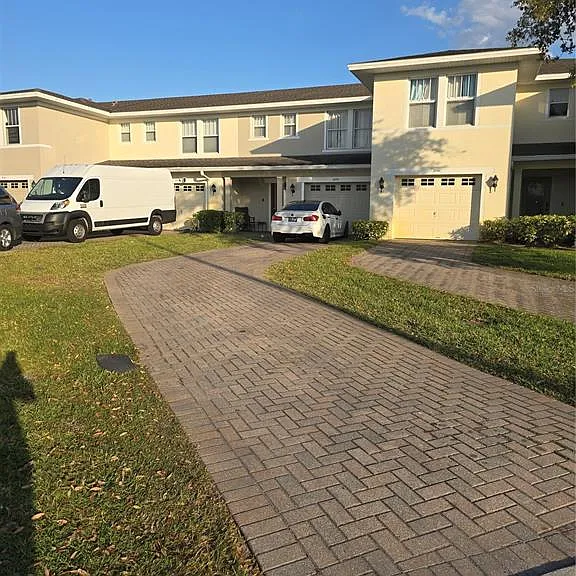 2039 Cypress Bay Blvd — Photo 2