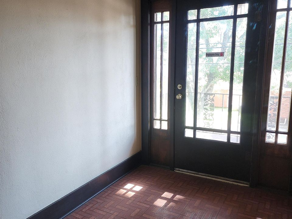 Community entryway Jan 2023