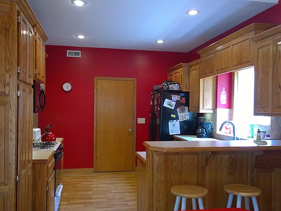 4th image of 1910 N Ponca Dr
