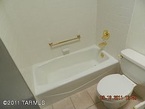4th image of 762 W Calle De Emilia