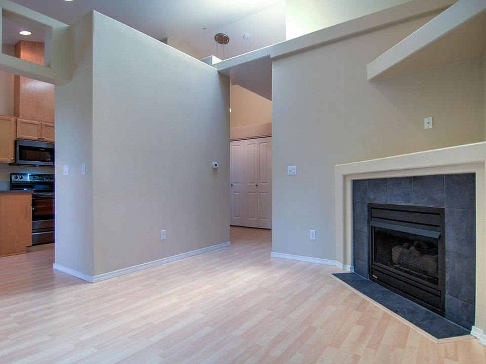 1st image of 5274 NE 121st Ave
