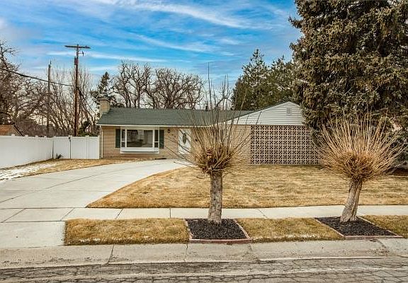 2nd image of 3520 S Alva Cir