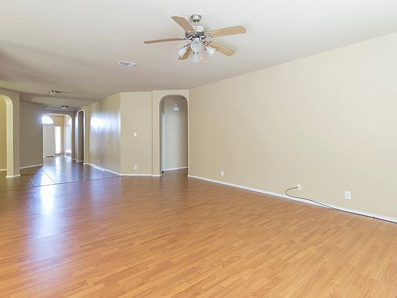 4th image of 1417 Las Brisas Dr