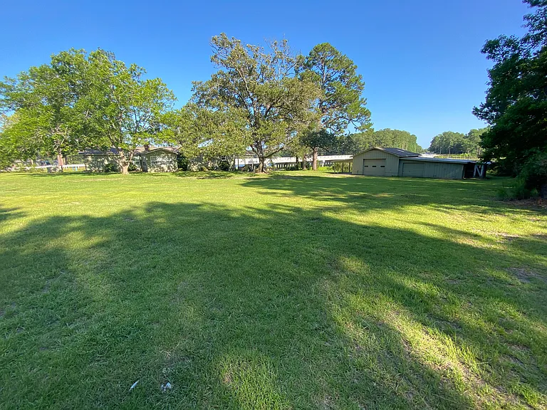 1300 Beach Dr — Photo 5