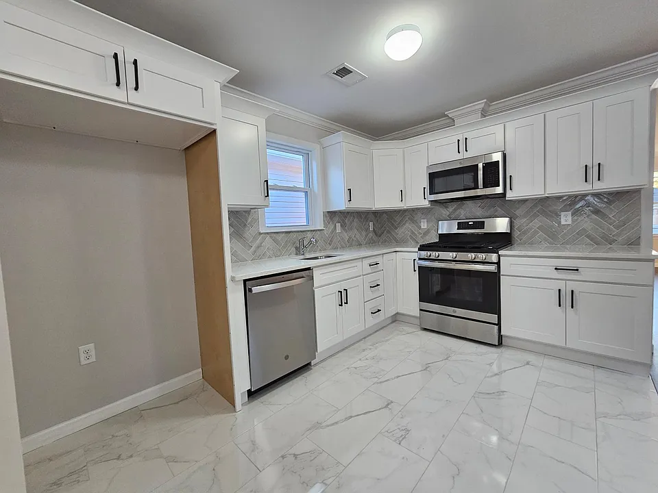 117 Miller St #2