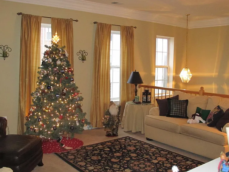 Chevy Chase St — Photo 1