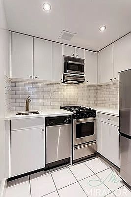 3rd image of 27 W 16th St APT 5K