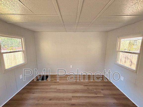 5th image of 3911 Persimmon St