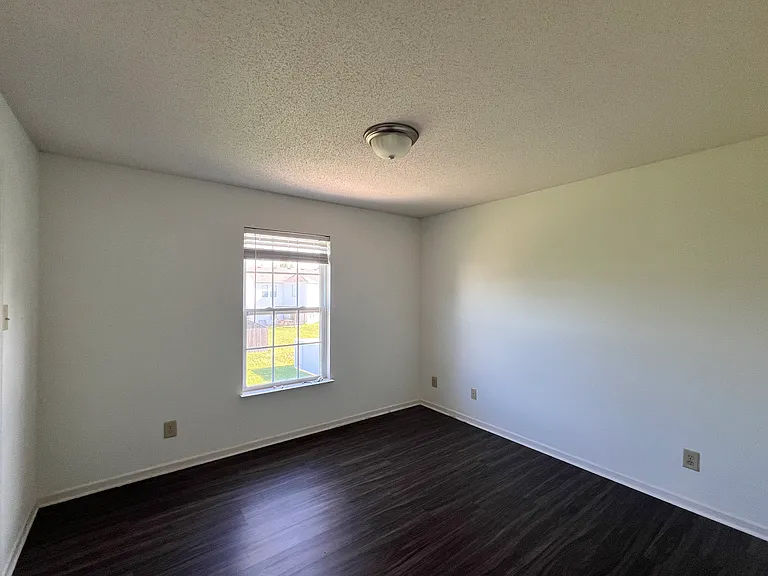 10400 Hickory Hill Dr — Photo 29