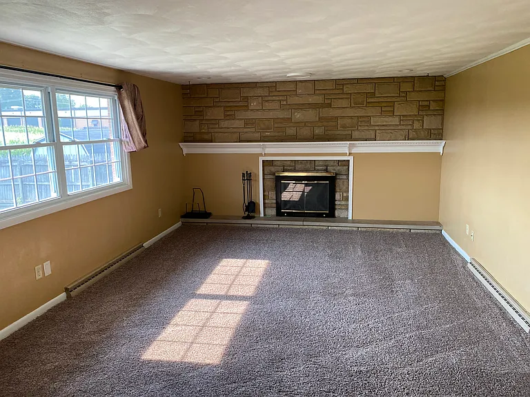 5030 Ridgewood Rd E — Photo 3