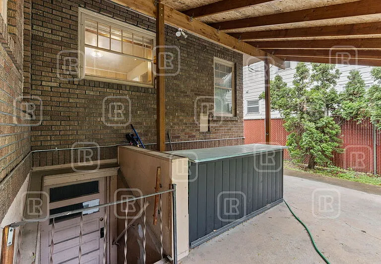 808 E Mission Ave — Photo 35