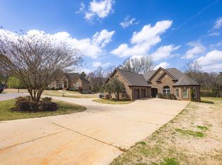 178 Village Trace Dr, Springville, AL 35146