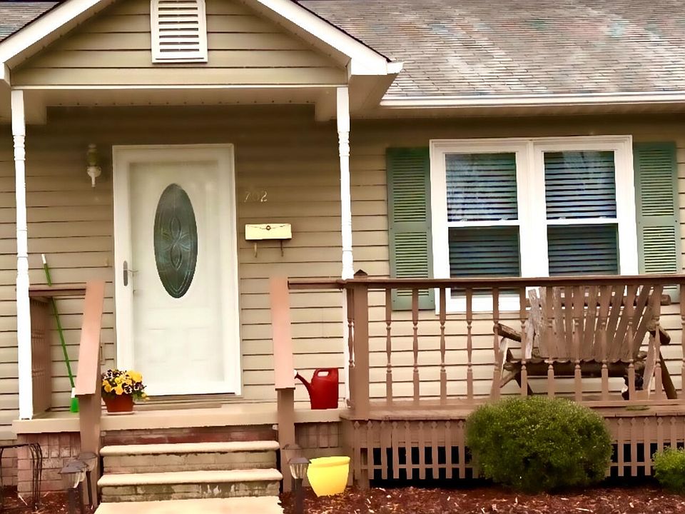 2nd image of 702 Hickory St #702