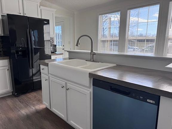 4th image of 1625 Browning Rd