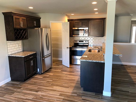 Kitchen - including large pantry