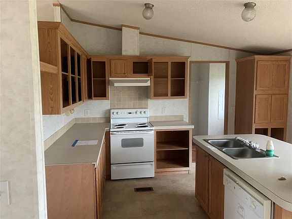 3rd image of 128 Oak Hollow Ln