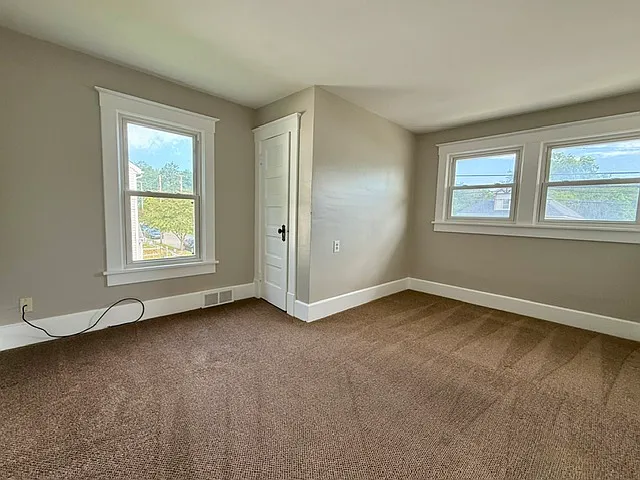 635 W Main St #1/2 — Photo 6