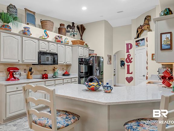 5th image of 1044 Destin Ave