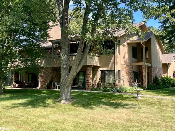 220 S Cardinal Dr APT 3, Clarinda, IA 51632