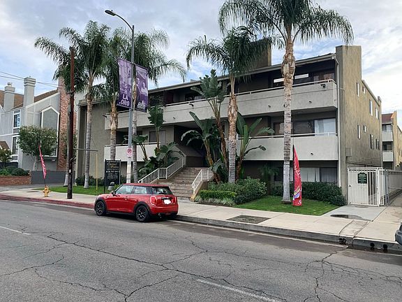 3rd image of 18144 Burbank Blvd APT 1-210