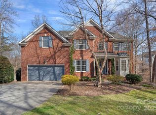 6040 Graburns Ford Dr, Charlotte, NC 28269