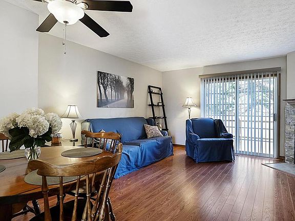 3rd image of 1673 Blackhorse Ln